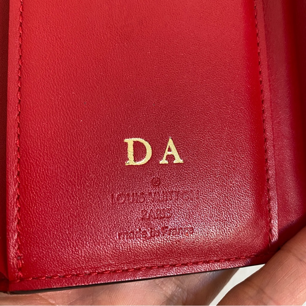 Louis Vuitton Victorine
Monogram Vernis wallet - Picture 12 of 16